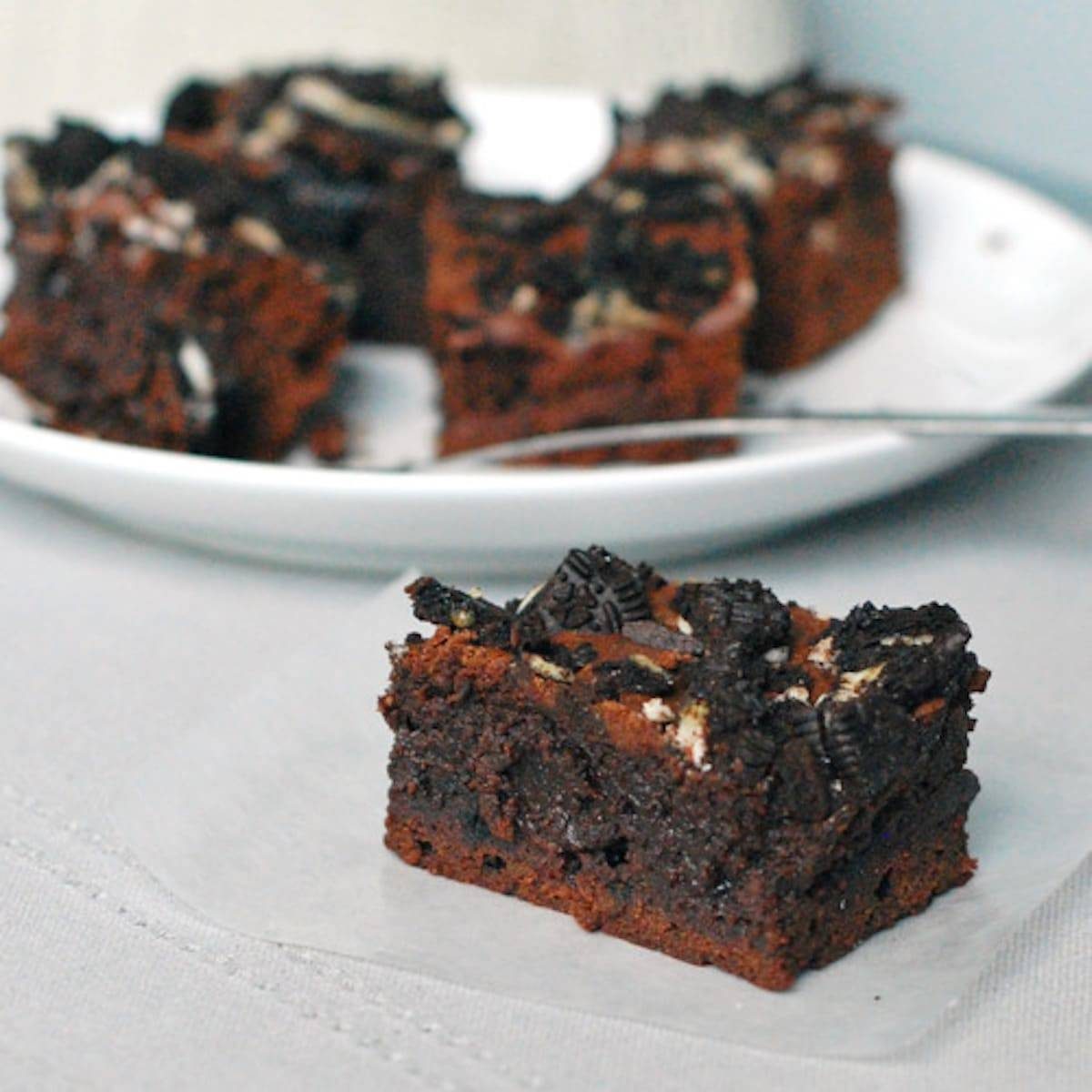 These fudgy Oreo brownies are made from scratch and topped with everyone's favorite - crumbled Oreo cookies! A chocolate lover's dream. | pinchofyum.com These fudgy Oreo brownies are made from scratch and topped with everyone's favorite - crumbled Oreo cookies! A chocolate lover's dream. | pinchofyum.com