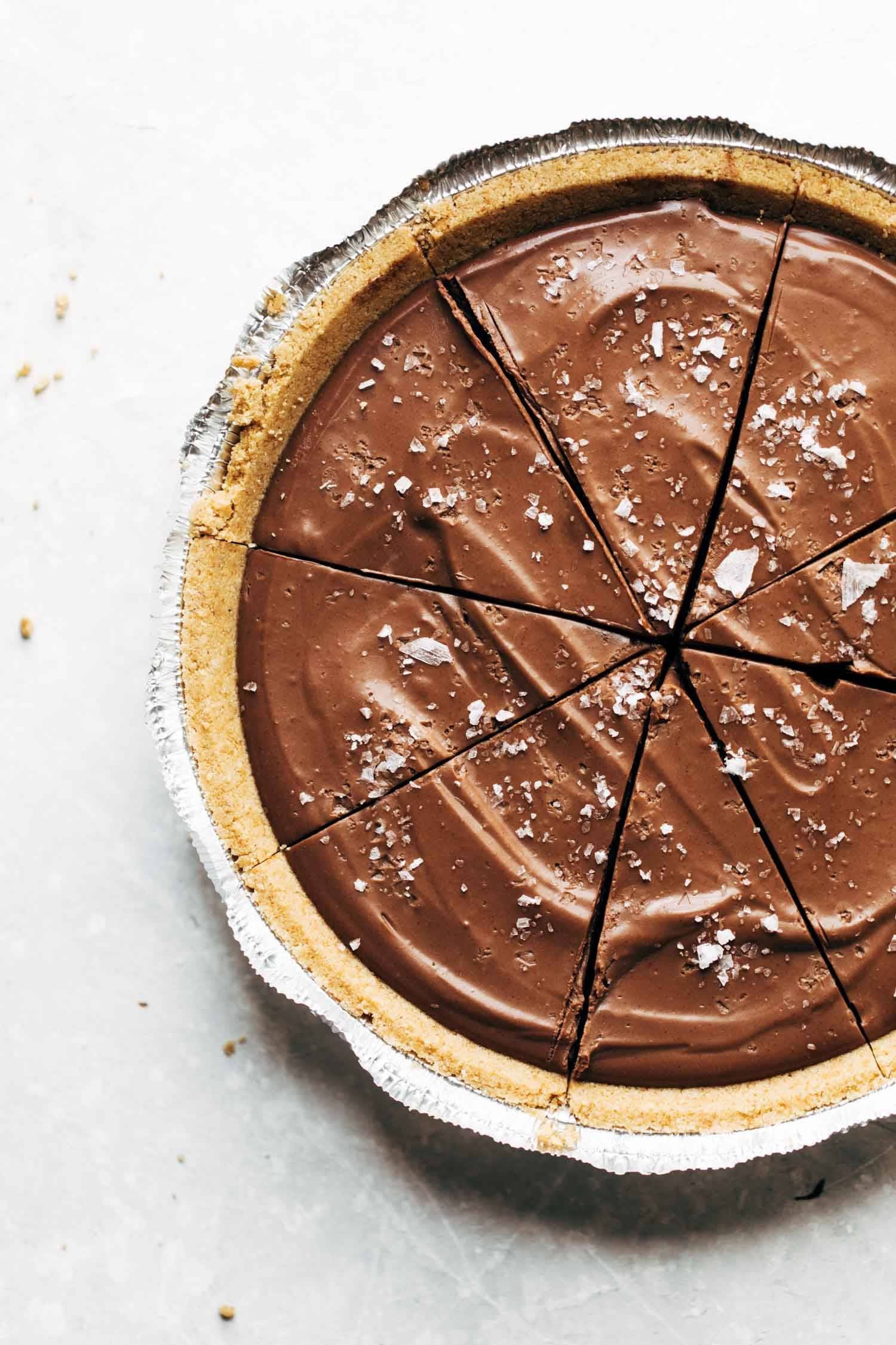 This no-bake vegan chocolate pie only requires five ingredients! Kinda like a French Silk Pie, but better for you. Vegan / Dairy Free / Gluten Free | pinchofyum.com