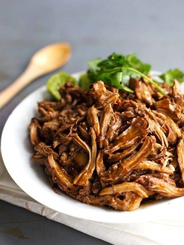 Honey Glazed Crockpot Chicken Adobo - simple pantry ingredients, hardly any hands-on time, 200 calories. | https://sante-ici.today